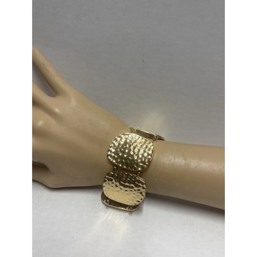 Bracelet Gold Tone Hammered Pattern Ovals Stretchy